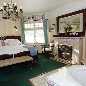King Room Spa Bath